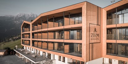Hotels an der Piste - Hotel-Schwerpunkt: Skifahren & Familie - St. Vigil/Enneberg - Das brandneue Berghotel Zirm - Berghotel Zirm 