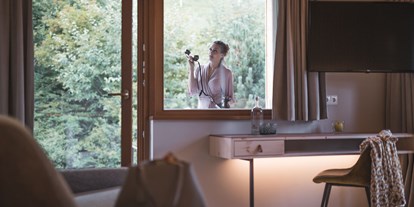 Hotels an der Piste - Preisniveau: gehoben - Alta Badia - Zirmhimmel mit Nachmittagssonne - Berghotel Zirm 