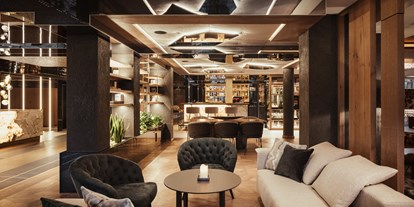 Hotels an der Piste - Award-Gewinner - Dolomiten - NEW LOBBY / BAR & RECEPTION - Granvara Relais & SPA Hotel