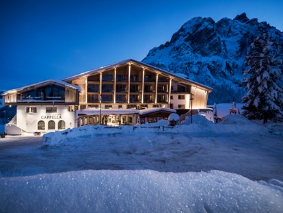Hotels an der Piste - Hotel-Schwerpunkt: Skifahren & Kulinarik - Corvara - Neue Hotelfassade - Hotel Cappella