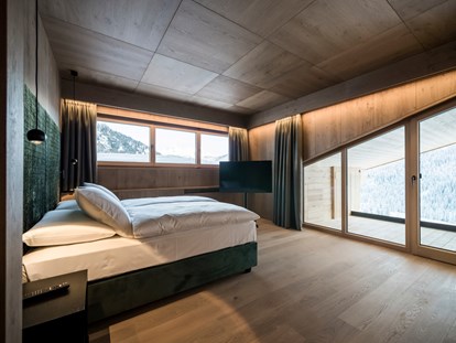 Hotels an der Piste - Skiraum: Skispinde - Wolkenstein/Gröden - Neue Suiten mit Fensterfront - Hotel Cappella