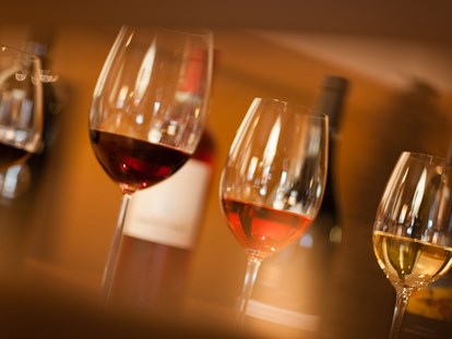 Hotels an der Piste - Skiservice: vorhanden - Italien - Weinverkostung - Wohlfühlhotel Falzeben