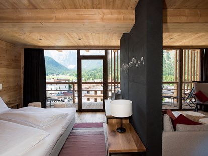 Hotels an der Piste - Dolomiten - Zirbensuite - Berghotel Sexten Dolomiten