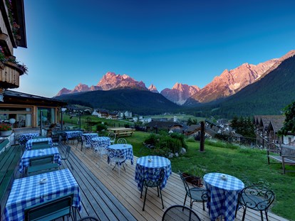 Hotels an der Piste - Dolomiten - Berghotel's Terasse am Morgen - Berghotel Sexten Dolomiten