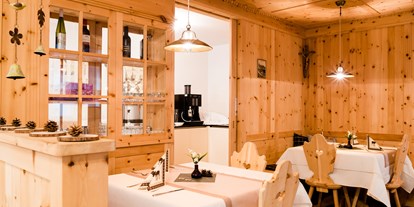 Hotels an der Piste - Dolomiten - Frühstücken in der Luis Trenker Stube - Villa David Dolomites