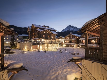 Hotels an der Piste - Skikurs direkt beim Hotel: für Kinder - Post Alpina - Family Mountain Chalets