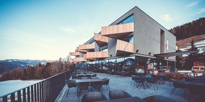 Hotels an der Piste - Verpflegung: Frühstück - Vals/Mühlbach - Aussen Ansicht - SPACES Hotel