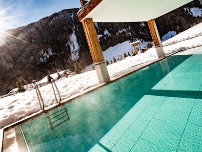 Hotels an der Piste - Hotel-Schwerpunkt: Skifahren & Wellness - Reischach (Trentino-Südtirol) - Außenpool - Hotel Masl