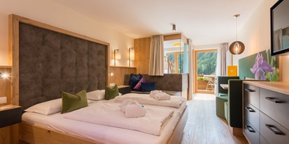 Hotels an der Piste - Parkplatz: kostenlos beim Hotel - St.Christina in Gröden - Familienzimmer Akelei - Familienhotel Huber