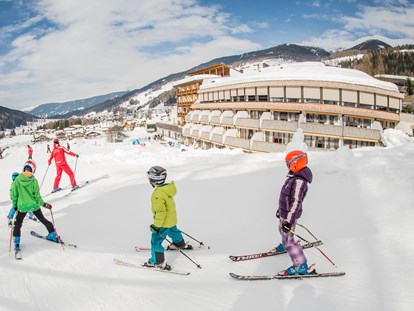 Hotels an der Piste - Hotel-Schwerpunkt: Skifahren & Familie - Family Resort Rainer