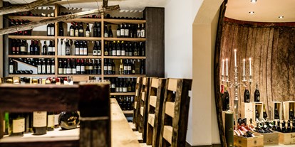 Hotels an der Piste - Preisniveau: gehoben - Südtirol - Weinkeller "Cantina di Bacchus" - Sporthotel Obereggen