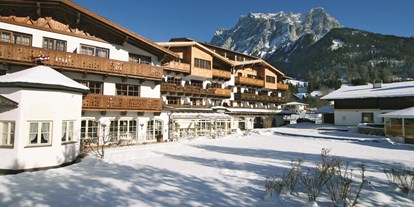 Hotels an der Piste - Skiraum: versperrbar - Skigebiet Wetterstein - Hotelansicht - Tirolerhof Familotel Zugspitze