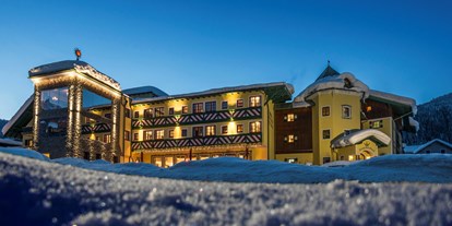 Hotels an der Piste - WLAN - Skiregion Dachstein West - Hotel Sommerhof Winter - Familienhotel Sommerhof