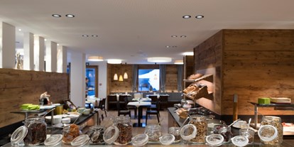 Hotels an der Piste - Parkplatz: gebührenpflichtig in Gehweite - Liechtenstein - Restaurant und Frückstücksbuffet - Gorfion Familotel Liechtenstein
