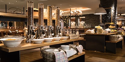 Hotels an der Piste - Rodeln - Davos Platz - Alles was das Herz begehrt beim reichhaltigen Frühstücksbuffet. - Valbella Resort