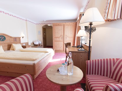 Hotels an der Piste - Hotel-Schwerpunkt: Skifahren & Party - Snow Space Salzburg - Flachau - Wagrain - St. Johann - Zimmer im Haupthaus - Familienresort Reslwirt ****