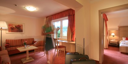 Hotels an der Piste - Pools: Außenpool beheizt - Tiroler Unterland - Familiensuite "Bergwelt" - Landhotel Schermer