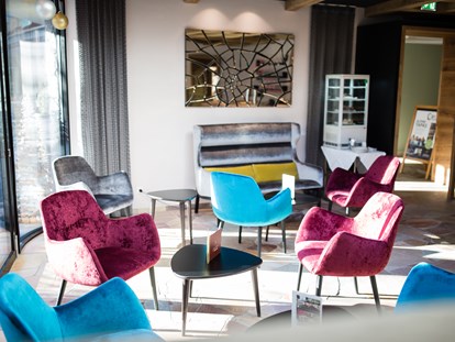 Hotels an der Piste - Hotel-Schwerpunkt: Skifahren & Wellness - St. Leonhard im Pitztal - cafe-bar-lounge - stefan Hotel