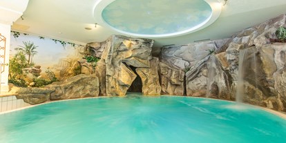 Hotels an der Piste - Pools: Innenpool - Zillertal Arena - Spa Bereich "Wasser" - Hotel Gaspingerhof