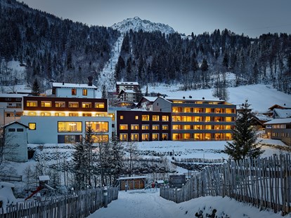 Hotels an der Piste - Hallenbad - Vorarlberg - Hotel SAROTLA