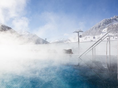 Hotels an der Piste - Hotel-Schwerpunkt: Skifahren & Wellness - Serfaus - ROOFTOP Pool  - Hotel Arlmont