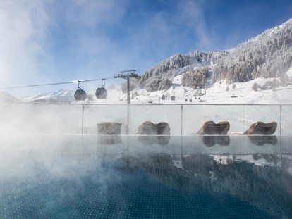 Hotels an der Piste - St. Anton am Arlberg - ROOFTOP Pool  - Hotel Arlmont
