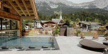 Hotels an der Piste - Pools: Innenpool - Oberndorf in Tirol - Dachterrasse zum Entspannen - Kaiserlodge