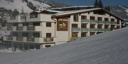 Hotels an der Piste - Hotel-Schwerpunkt: Skifahren & Familie - Pinzgau - Südansicht - Wellness- und Familienhotel Egger in TOP LAGE