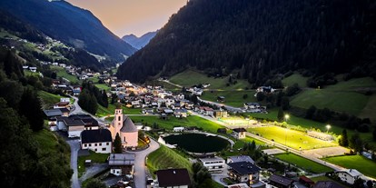 Hotels an der Piste - Rodeln - Tiroler Oberland - Ortsbild - Active Nature Resort Das SeeMount
