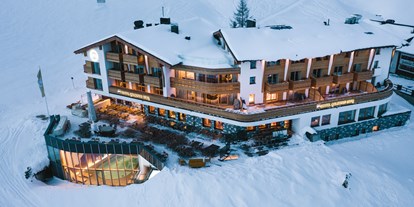 Hotels an der Piste - Ski Arlberg - Außenansicht - Hotel Goldener Berg