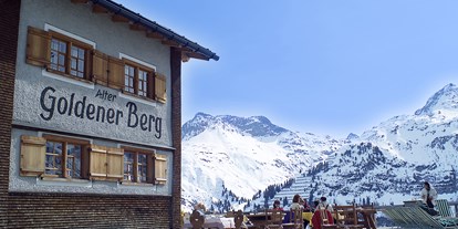Hotels an der Piste - Skikurs direkt beim Hotel: für Kinder - Damüls - Panorama Terrasse Alter Goldener Berg - Hotel Goldener Berg