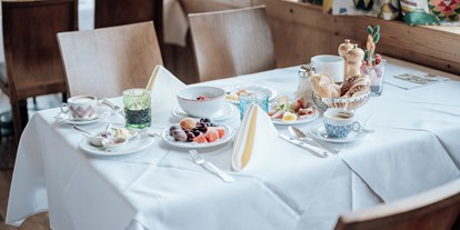 Hotels an der Piste - geführte Skitouren - Lechtal - Opulentes Frühstücksbuffet  - Hotel Goldener Berg