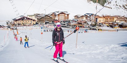 Hotels an der Piste - Skiraum: Skispinde - Obertauern - Kinderlift mit Blick aufs Hotel - Hotel Salzburger Hof Zauchensee