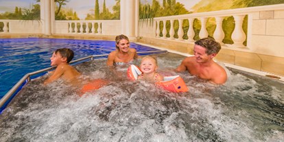 Hotels an der Piste - Skikurs direkt beim Hotel: für Kinder - Großarl - Pool mit Whirlpool - Hotel Salzburger Hof Zauchensee
