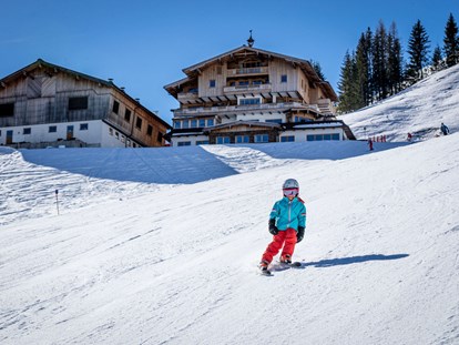 Hotels an der Piste - Saalbach Hinterglemm - Ski-In & Ski-Out - Unterkunft direkt an der Skipiste (blaue Piste) - Ferienwohnungen Perfeldhof