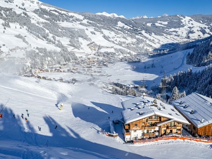 Hotels an der Piste - Saalbach Hinterglemm - Ski-In & Ski-Out  - Ferienwohnungen Perfeldhof