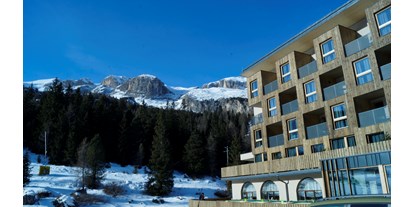 Hotels an der Piste - Sonnenterrasse - Kolfuschg in Corvara - Piz Boè 3.152 m - Sellagruppe - Sports&Nature Hotel Boè
