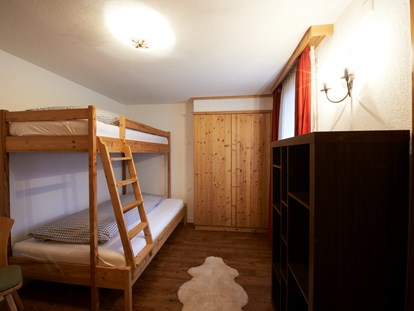 Hotels an der Piste - Hotel-Schwerpunkt: Skifahren & Party - Wallis - Panorama Suite - Kinderzimmer - Hotel Bristol *** Saas-Fee