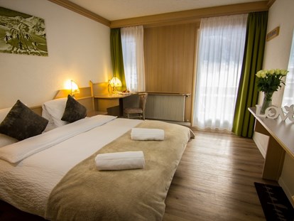 Hotels an der Piste - Ski-In Ski-Out - Blatten b. Naters - Doppelzimmer - Südseite orientiert - Hotel Bristol *** Saas-Fee