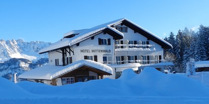 Hotels an der Piste - Sonnenterrasse - St. Gallen - Willkommen im Mittenwald. VOM BRETT INS BETT... direkter Pistenanschluss. 
Ski- Schlittel- Langlauf- Hallenbad... in nächster Nähe - Hotel Pizzeria Mittenwald Flumserberg Tannenheim