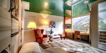 Hotels an der Piste - Pools: Außenpool beheizt - Arosa - Queen Size Room - Tschuggen Grand Hotel 