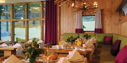 Hotels an der Piste - Hotel-Schwerpunkt: Skifahren & Party - Neuss - Frühstück in der Pistenlounge des Hotel Fire & Ice im Alpenpark Neuss - Hotel Fire & Ice Düsseldorf/Neuss