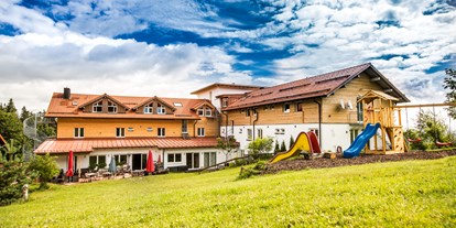 Hotels an der Piste - Sauna - Bayern - Hausansicht - Haus Waldeck