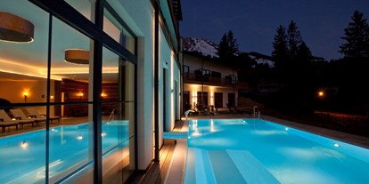 Hotels an der Piste - Sauna - Skigebiet Oberjoch Bad Hindelang - Alpin-Spa auf 3.000 m² mit Innen und Außenpool und Saunalandschaft - Panorama Hotel Oberjoch
