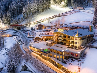 Hotels an der Piste - Hallenbad - Skifahren bis an die Seetal Haustür - Alpin Family Resort Seetal ****s