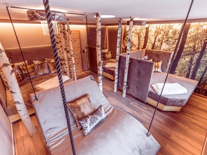 Hotels an der Piste - Hotel-Schwerpunkt: Skifahren & Wellness - Kuscheliger Birkenwald - Alpin Family Resort Seetal ****s