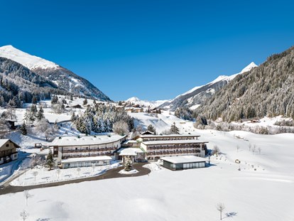 Hotels an der Piste - Hotel-Schwerpunkt: Skifahren & Ruhe - Gsies - Traumhafter Winterurlaub im 4-Sterne Superior Defereggental Hotel & Resort  - Defereggental Hotel & Resort