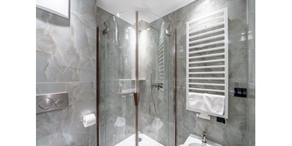 Hotels an der Piste - Preisniveau: moderat - Selva di val Gardena - Comfort Deluxe room - bathroom - Hotel Stella - My Dolomites Experience