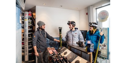 Hotels an der Piste - Skigebiet Gröden - Skirental - Hotel Stella - My Dolomites Experience