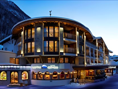 Hotels an der Piste - Skikurs direkt beim Hotel: für Kinder - Außen Ansicht - Hotel Tirol****alpin spa Ischgl 